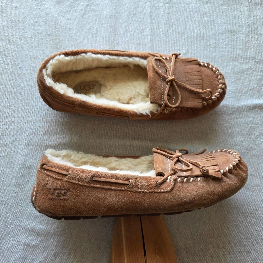 UGG Mocassin Shoes Womens 8 US Mandie Kiltie Chestnut Suede Shearling Slipper